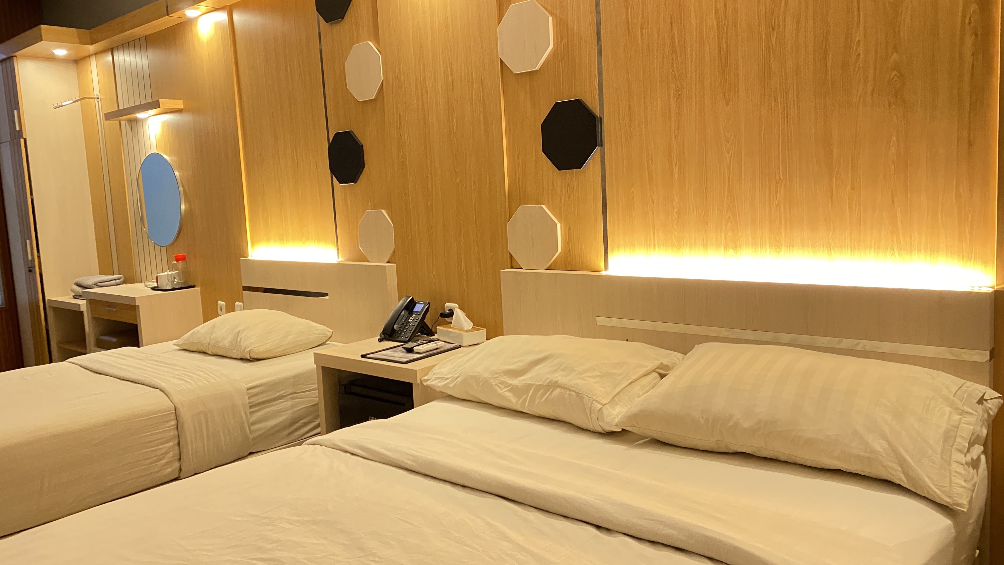 FamilyRoom-BathUp 6